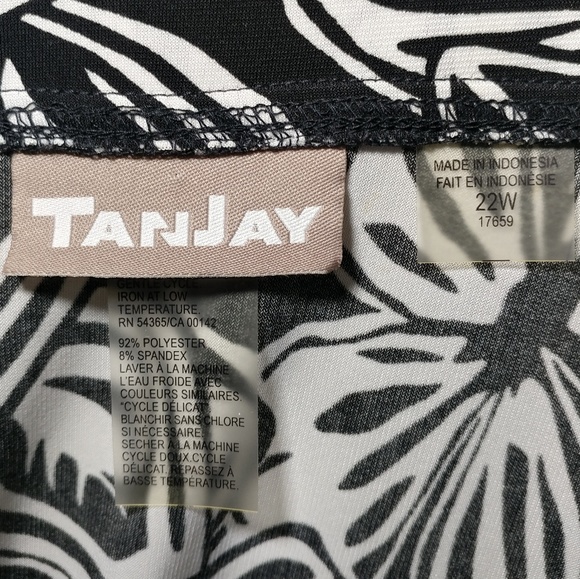 Black & White Floral TanJay Skirt - Picture 4 of 4